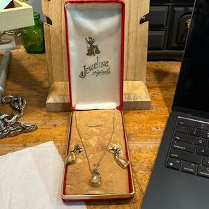 Vintage jeweline original necklace and clip earrings set aurora borealis stones